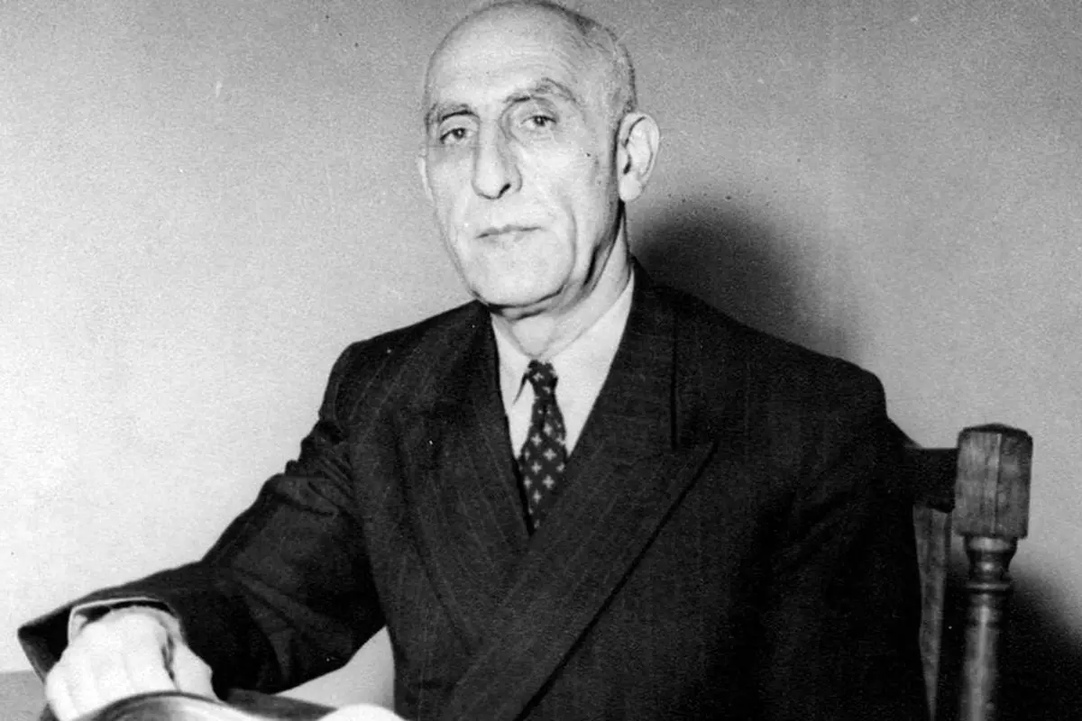 نادر نوادر ایام*

