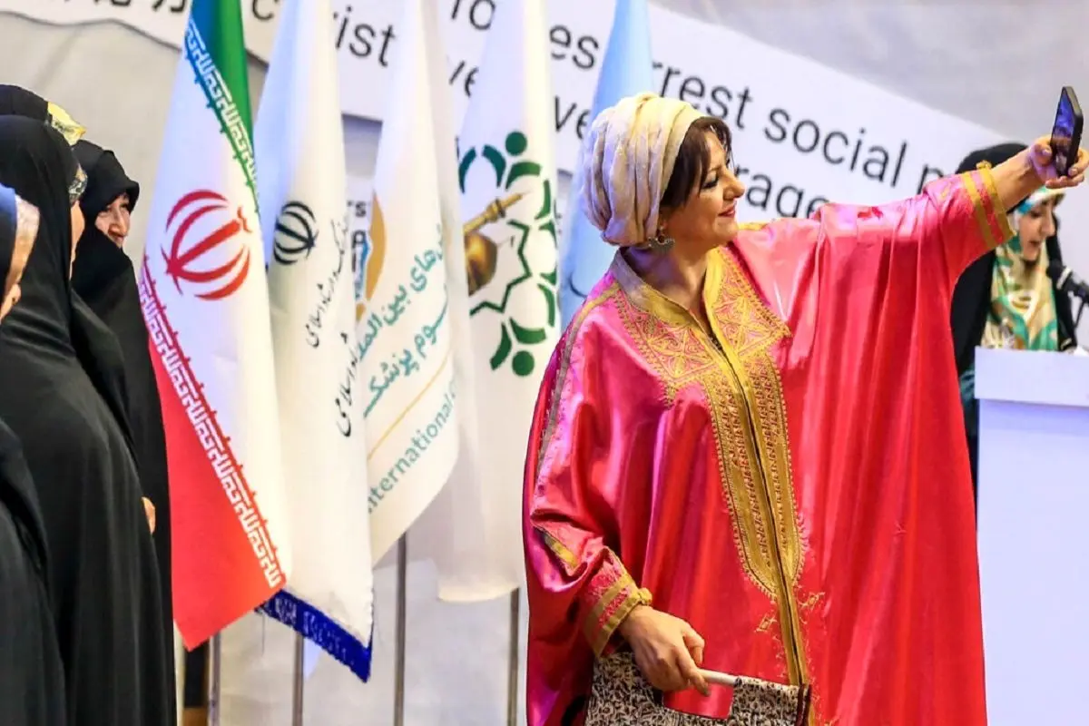 انتقاد تند روزنامه فرهیختگان از همایش زنان تاثیرگذار و جشنواره خورشید
