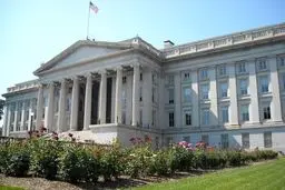 US imposes new sanctions against Iran