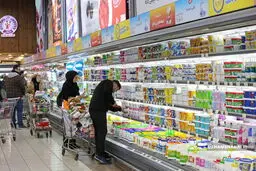هشدار وزارت کار / مردم تخلفات گرانفروشی کالاهای کالابرگی را اعلام کنند

