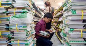 چالش جدید سال تحصیلی: کاغذ کتاب درسی کمیاب شد