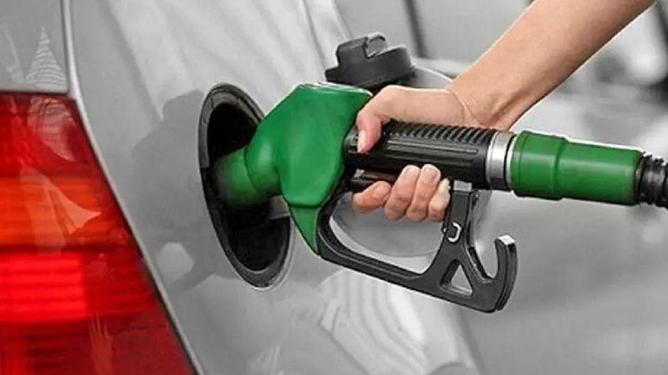 قیمت بنزین لیتری ۴۰ هزار تومان می‌شود؟
