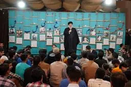 مشکلات را باید با توکل بر خدا و جهاد حل کرد