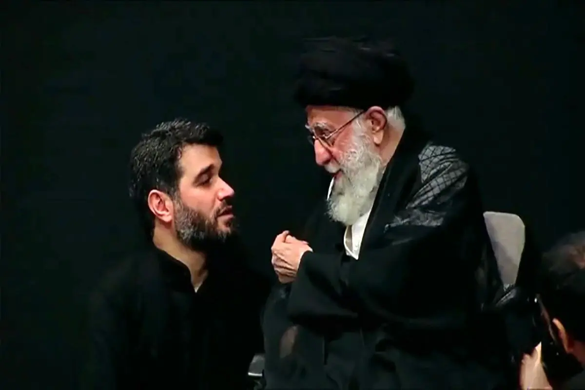 گفتگوی خصوصی رهبر انقلاب با مداح معروف/ ویدئو

