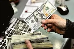 اوج‌گیری شبانه قیمت ارز پس از انفجار بندر رجایی و پایان دور سوم مذاکرات ایران و آمریکا

