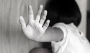 بازداشت پدر کودک‌آزار در اشنویه؛ واکنش دستگاه قضایی آذربایجان غربی به حادثه دلخراش کودک ۱۱ ساله