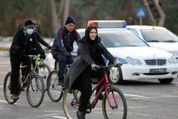 درخواست امکان استفاده بانوان از موتور سیکلت و دوچرخه برای رفت و آمدهای روزانه