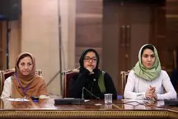 پوشش خاص و عجیب یک زن در نشستی با حضور رئیسی/ عکس

