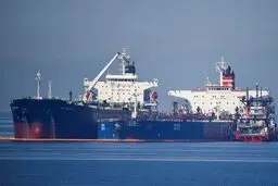 Iranian-flagged tanker in Greece tugged to Piraeus Port

