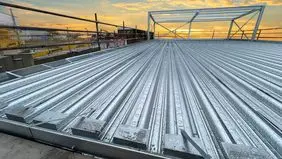 ساخت سقف عرشه فولادی بادوام و اقتصادی: ترفندهایی برای مهندسان