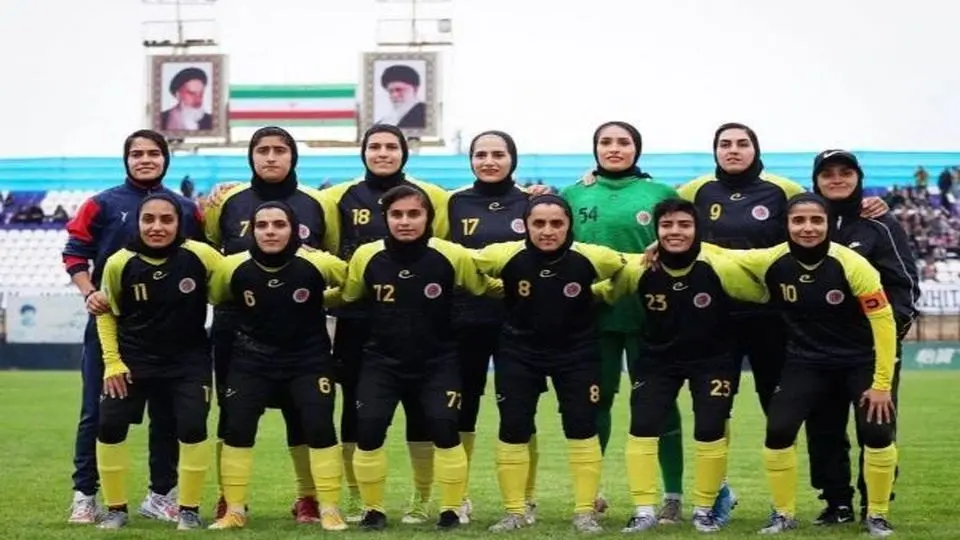 جشن قهرمانی تیم فوتبال زنان خاتون بم+فیلم