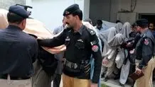  قتل وحشتناک یک مهاجر افغان در برابر چشمان فرزندانش