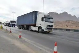 توقیف 3 دستگاه تریلی و کامیون به رانندگی نوجوانان فاقد گواهینامه