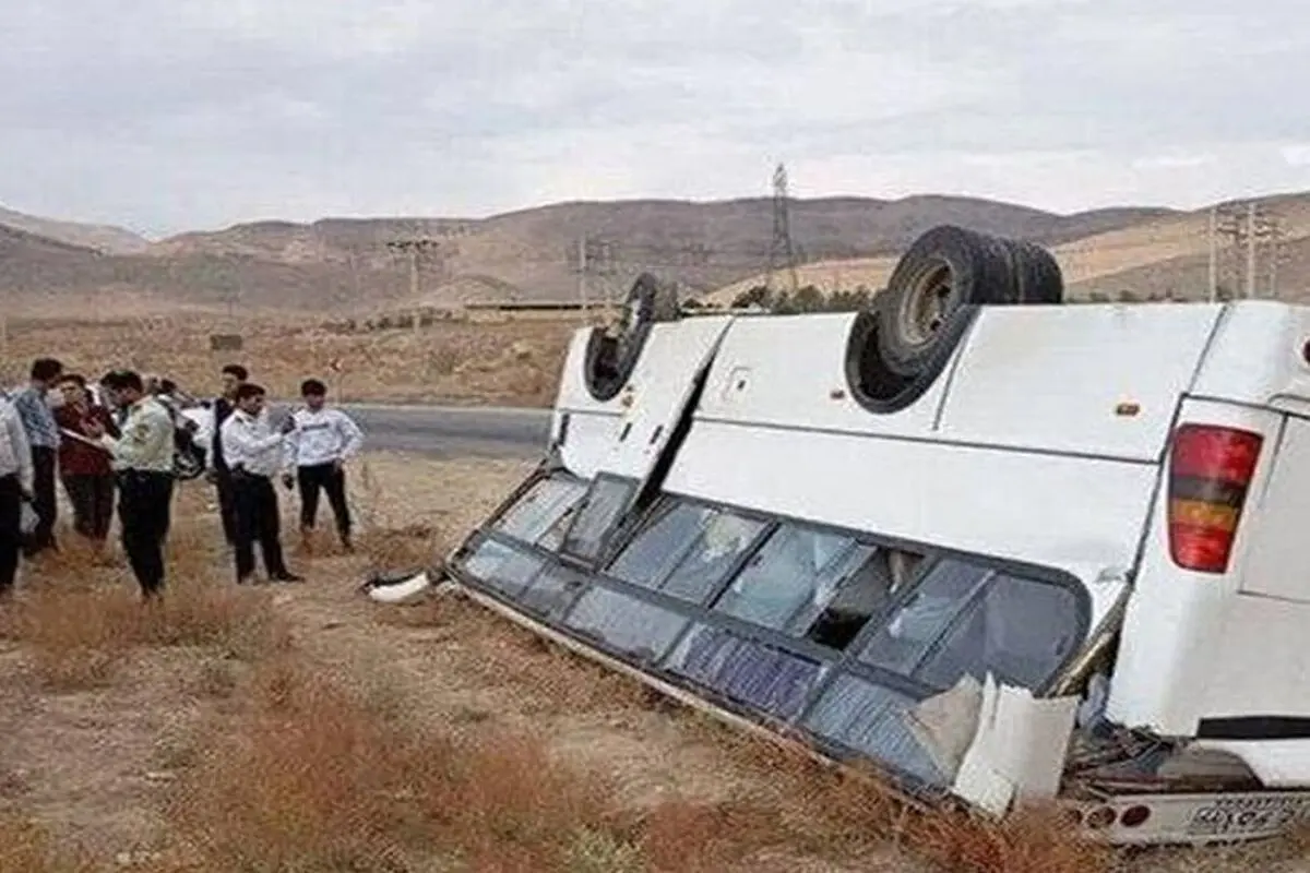 واژگونی مینی‌بوس حامل ۲۶ ‌دانش‌آموز‌ ‌تیزهوش‌ در ‌جاده ملکان-بناب‌

