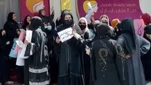 حمله طالبان به تجمع اعتراضی زنان آرایشگر با شلیک گلوله/ ویدئو

