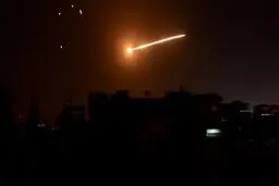 Israeli regime targets Syrian Army positions