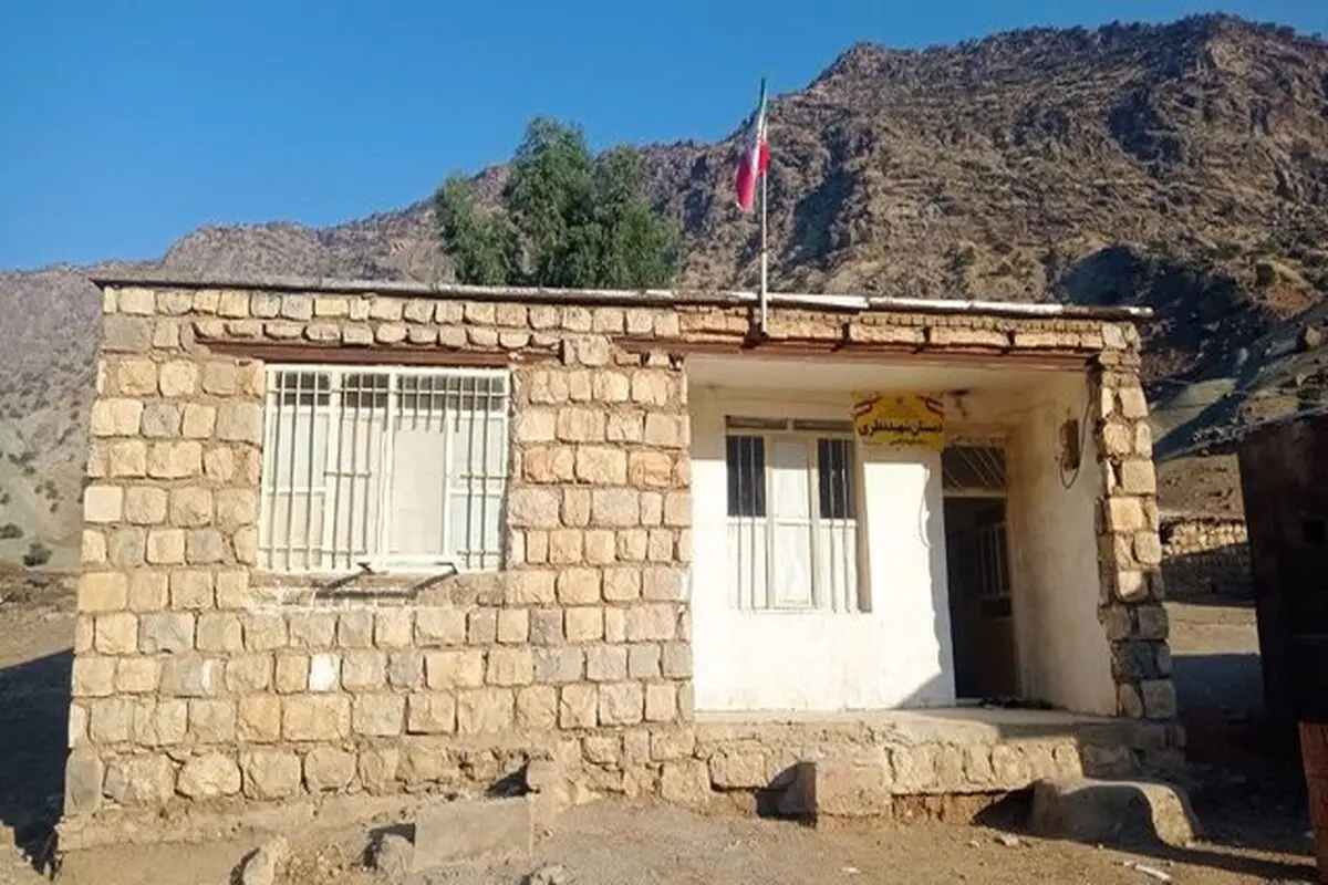 ساماندهی و جمع‌آوری مدارس سنگی دارای بیش از ۲۰ دانش‌آموز
