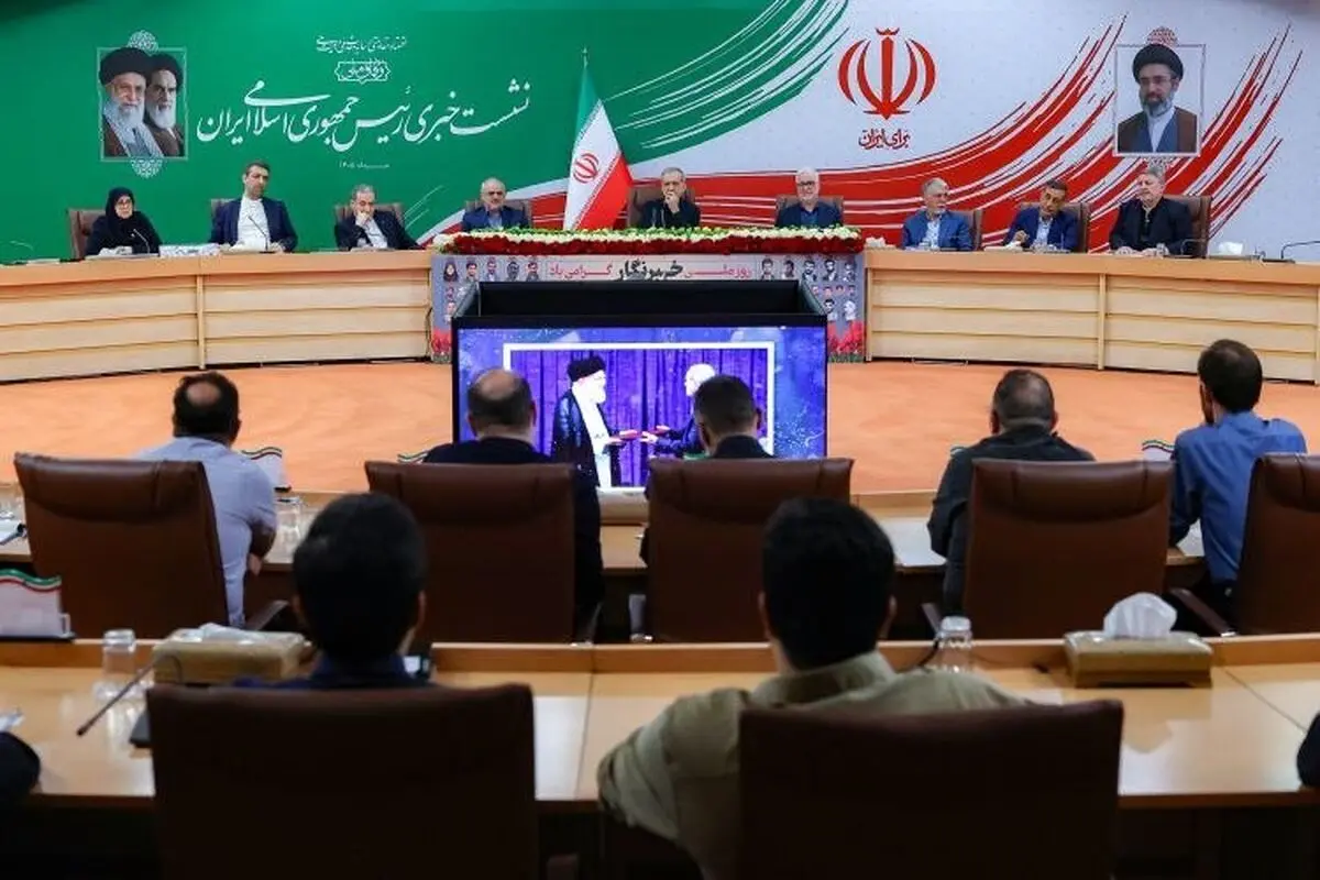در تفاهمنامه پاکستان هیچ بندی برای واگذاری منافع ایران نداریم/ ما با قدرت پای آنچه نوشته‌ایم ایستاده‌ایم و از آن دفاع می‌کنیم