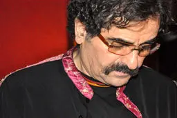 شهرام ناظری در بیمارستان بستری شد