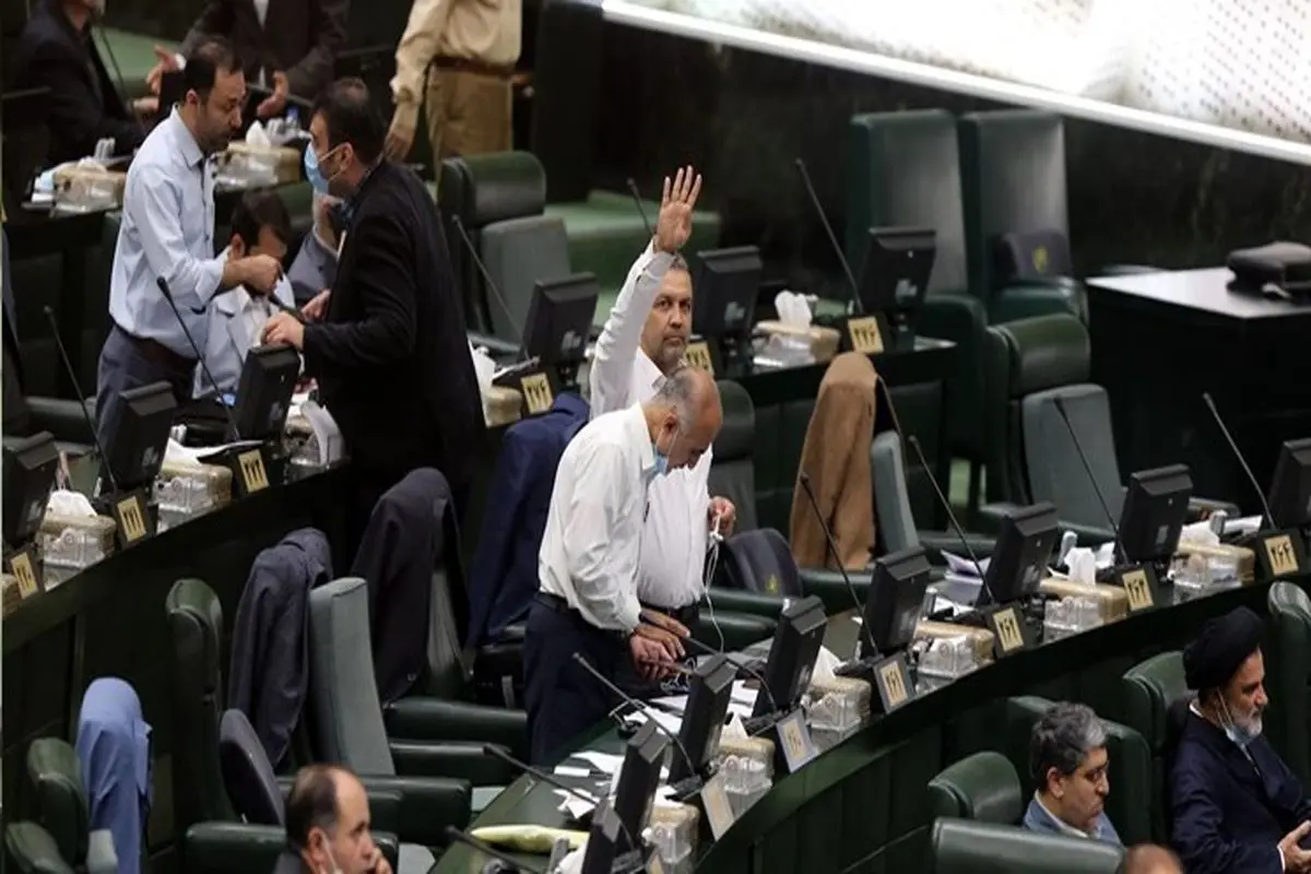 خانواده شهدای مدافع حرم و امنیت مشمول امتیازات ایثارگران شدند

