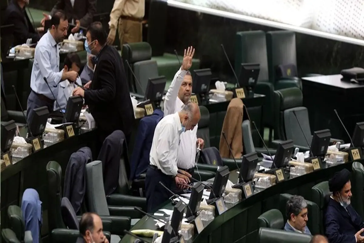 خانواده شهدای مدافع حرم و امنیت مشمول امتیازات ایثارگران شدند

