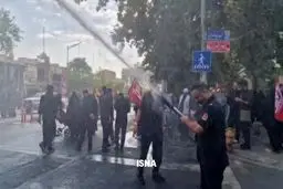 راهکار آتش‌نشانی تهران برای خنک کردن تشییع‌کنندگان پیکر رهبر شهید + ویدئو