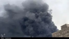 حریق در انبار باقرشهر ادامه دارد