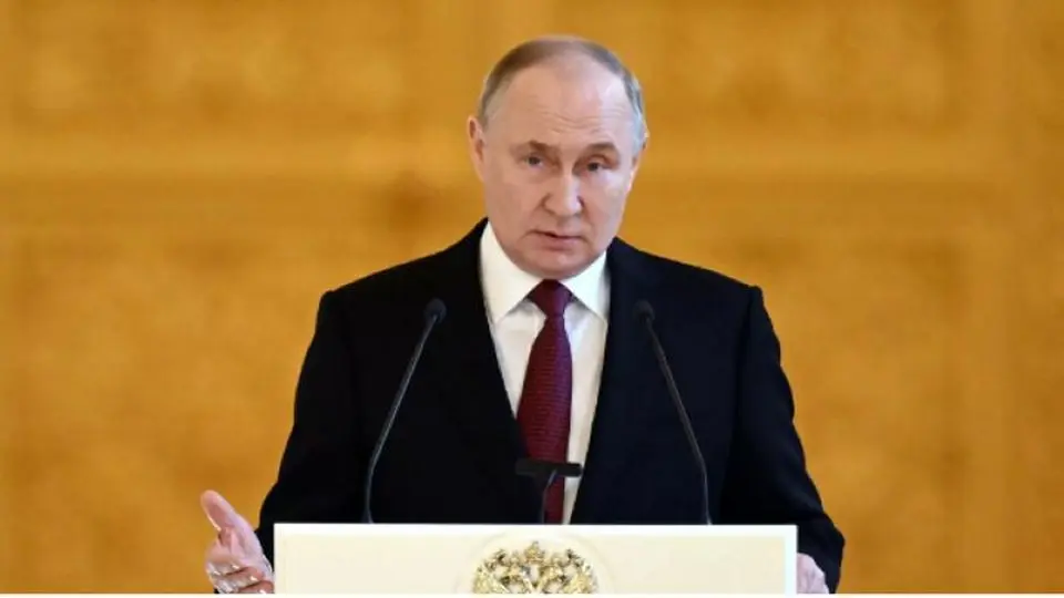 Putin takes office as president of Russia