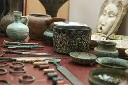 مخالفت هزاران نفر با طرح مجلس برای استفاده از اشیاء باستانی و گنج‌ها


