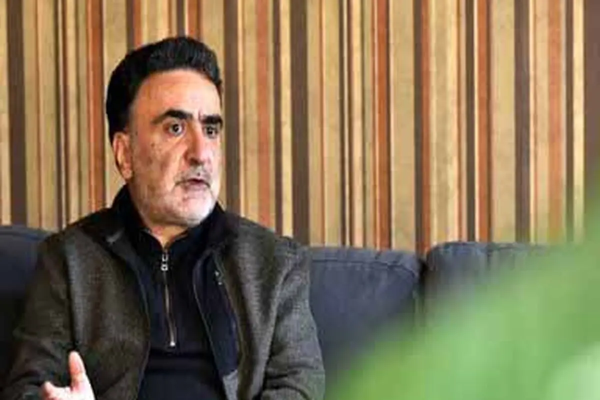 تصاویری از مصطفی تاجزاده در مراسم تشییع برادرش + عکس