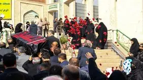 اسماعیل سقاب اصفهانی در مراسم تشییع همسر و فرزندش + تصاویر

