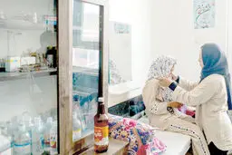 خیریه‌ها هم به آنها پشت کردند
