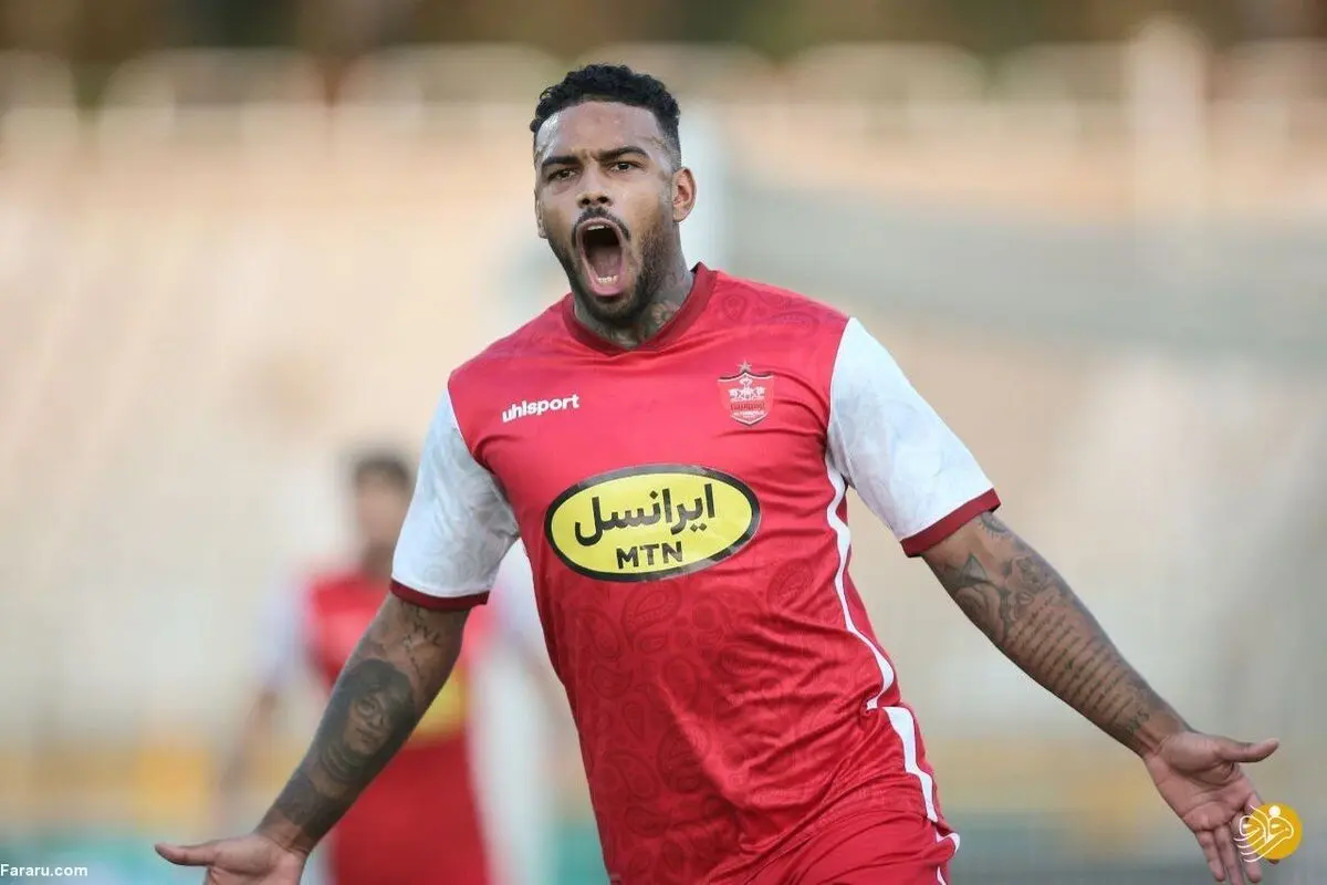 پرسپولیس با گل لوکادیا صدرنشین شد 