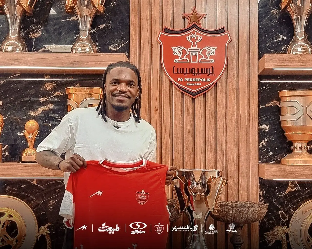 عکس | اولین تصویر از بیفوما با لباس پرسپولیس