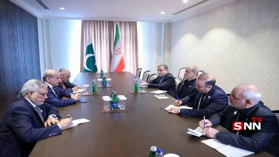 پزشکیان با شهباز شریف دیدار کرد + عکس
