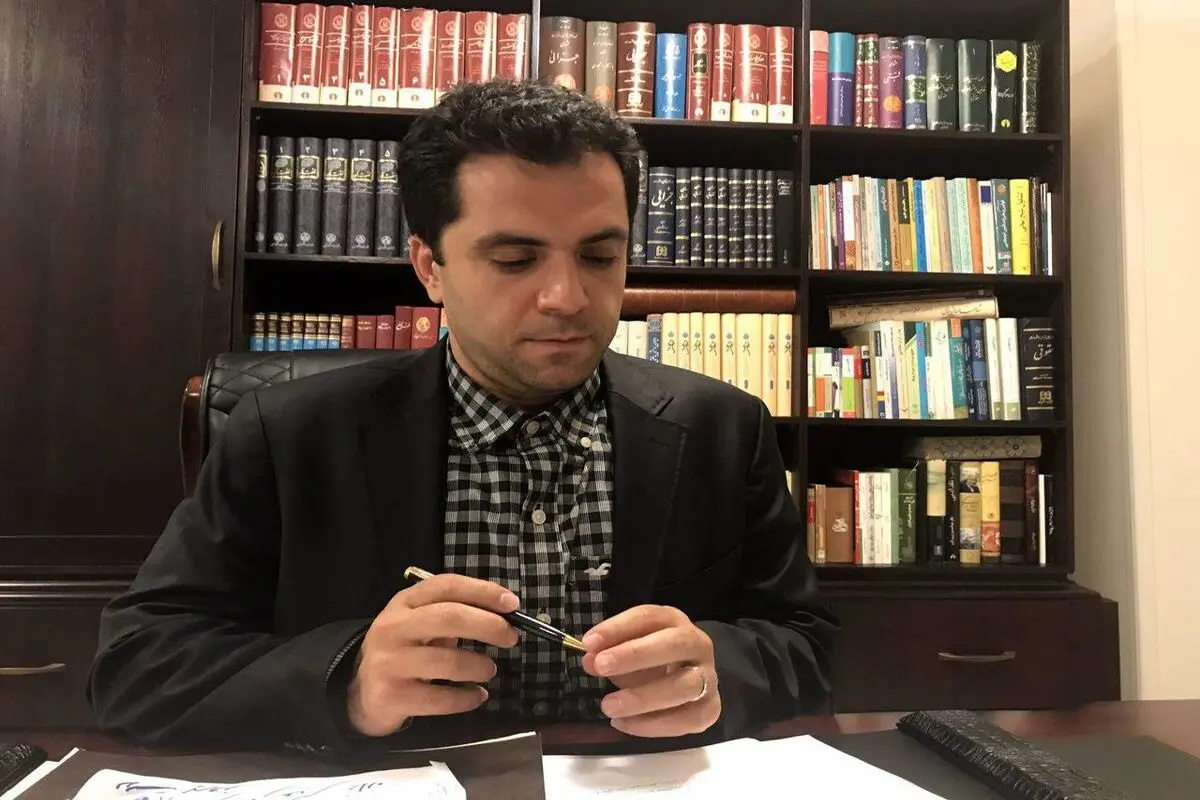 تذکر به مسئولان به دلیل فساد ۳ میلیارد دلاری/ قبول کنید یک جای کار می‌لنگد، قانون اساسی گزاره لوکس و تزئینی نیست!

