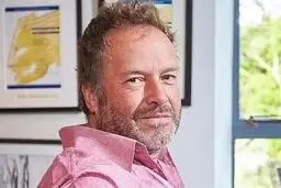 جاستین هاردی درگذشت + بیوگرافی کارگردان خشم خدایان 
