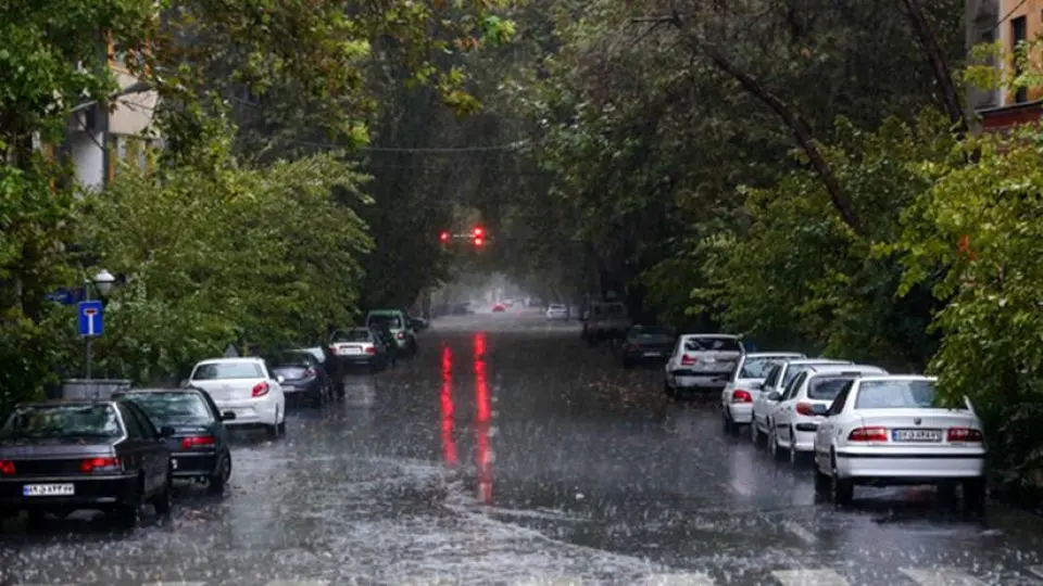 وقوع رگبار باران، رعدوبرق و وزش باد شدید در پایتخت در ر وز 9 آبان‌ماه 