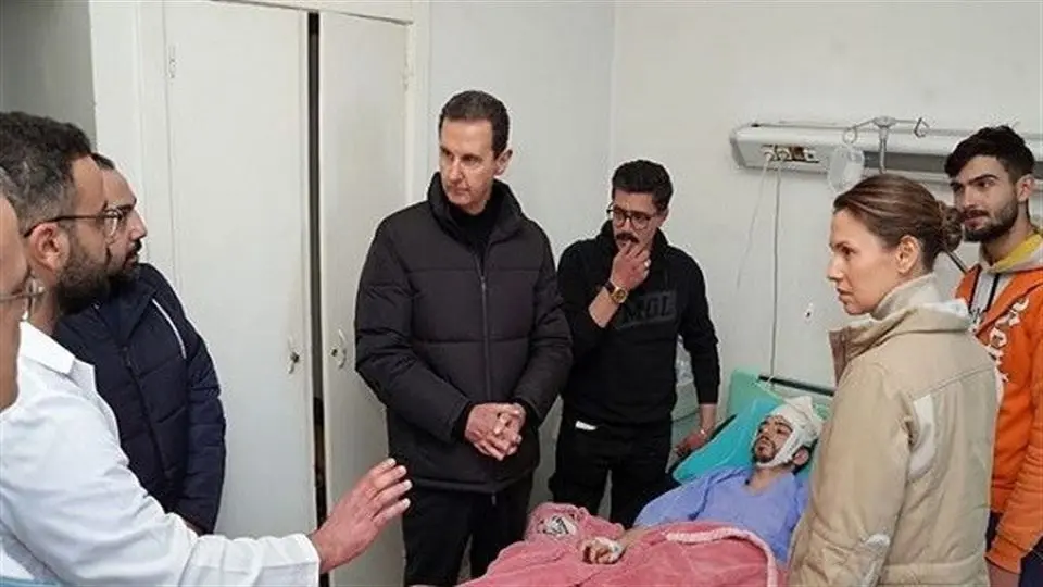 الأسد یزور المصابین جراء الزلزال فی مشفى تشرین الجامعی باللاذقیة