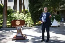 شهردار تهران: سگ‌گردانی باید با ضابطه انجام شود
