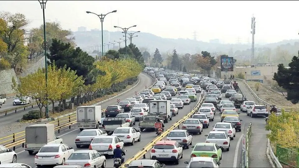 ترافیک سنگین وپرحجم درمعابرتهران