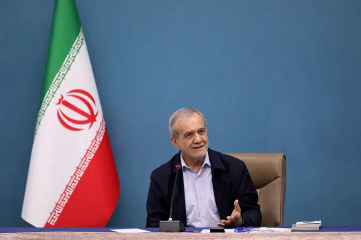 پزشکیان: با تمامیت خواهان منطقه برخورد می کنیم