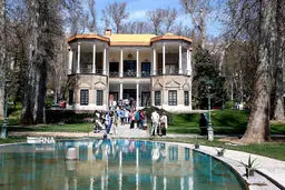 چند بنای تاریخی در تهران در اثر حملات هوایی آسیب دید؟