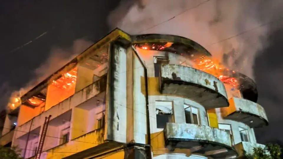 علت آتش سوزی هتل ایران در دست بررسی است
