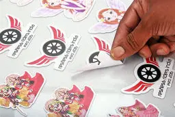 چاپ استیکر با کیفیت بالا؛ از برچسب های تبلیغاتی تا دکور فروشگاهی