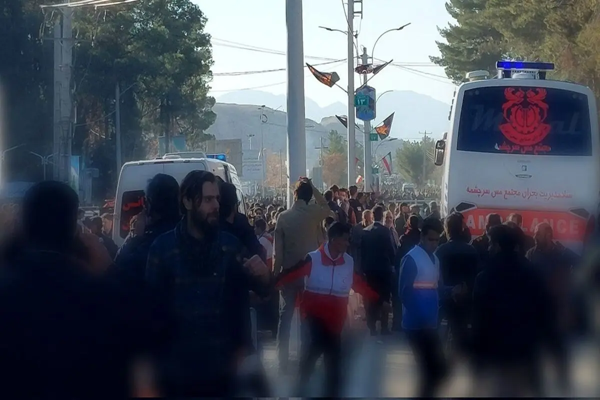 افشای نام دو عامل انتحاری حمله تروریستی کرمان/ وزیر کشور: برخی عوامل دستگیر شدند/ دستگیری تروریست‌ها در ۵ استان/ آمار نهایی شهدای حادثه تروریستی کرمان‌