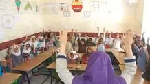 طبیعی است کسی که بخاطر رتبه پایین کنکور در رشته ای لیسانس گرفته و معلم شده، دانش آموزان را به مهاجرت ترغیب کند