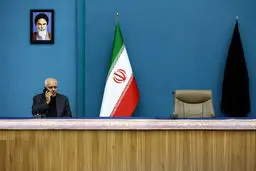 بازگشت ظریف به دولت قانونی است؟/ ویدئو