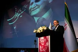 عباس عراقچی وزیر امور خارجه برای استقلالی‌ها کری جدید خواند + ویدیو