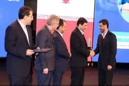 تقدیر معاول اول رئیس‌جمهور از شرکت فولاد مبارکه به عنوان پیشتاز اقتصاد ایران